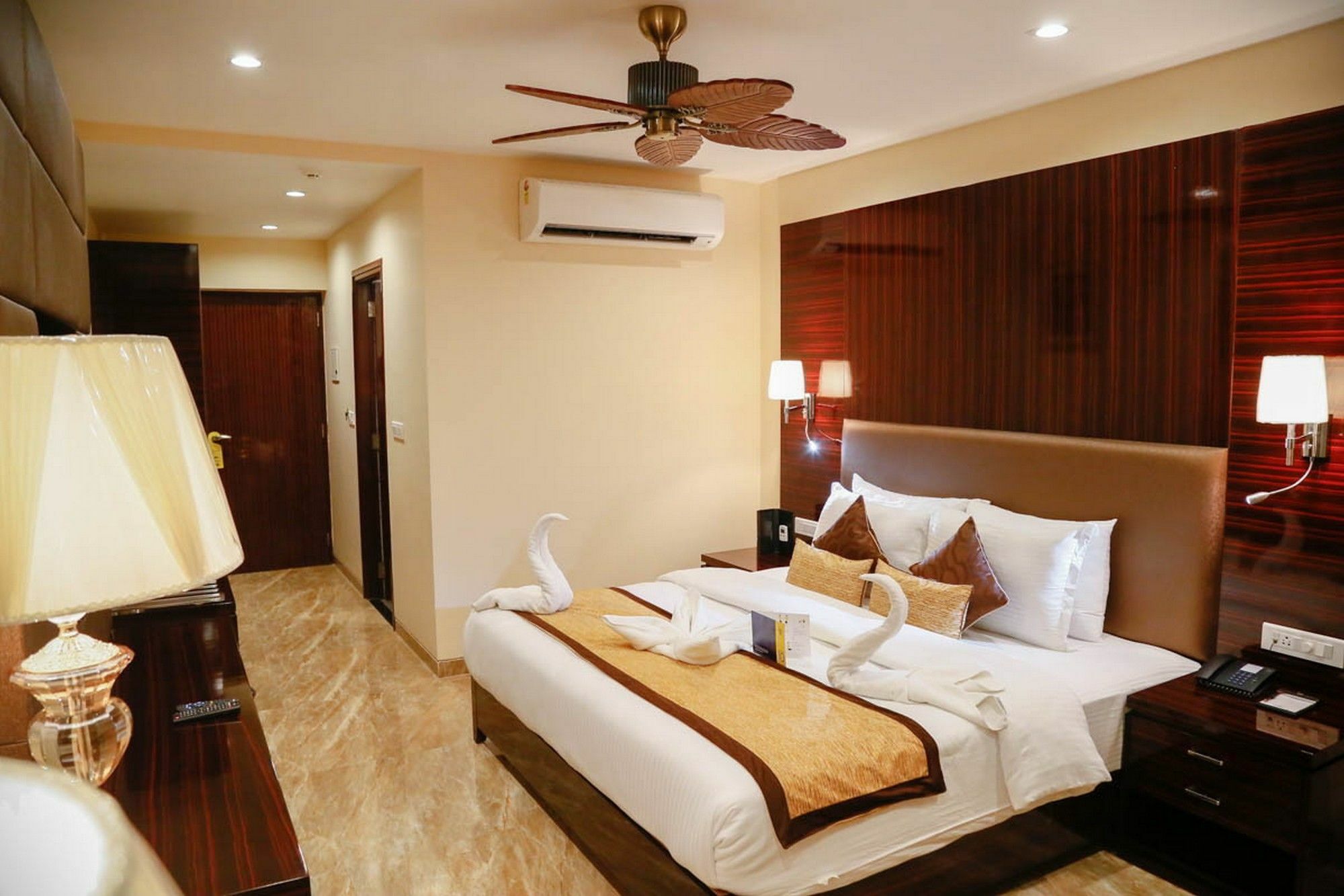 Fabhotel Prime Sarala Crown With Pool, Calangute Beach Exterior photo